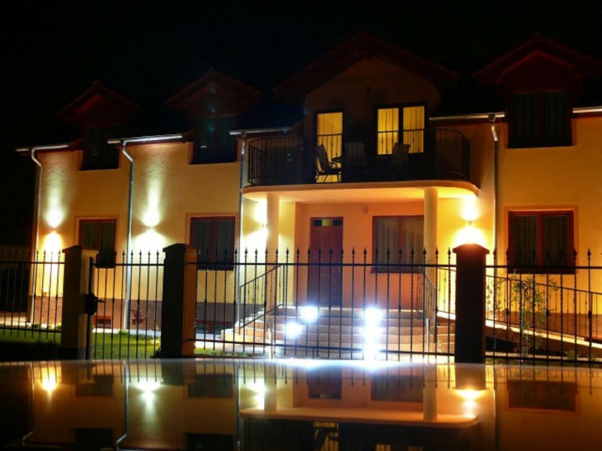 Aquasleep II Hotel Veľký Meder Bagian luar foto